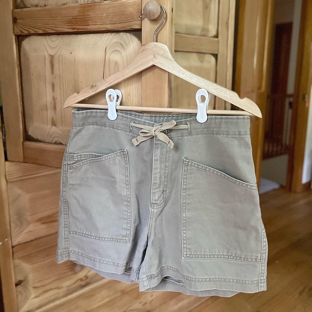Vintage Lee Women's High Waisted Tan Shorts